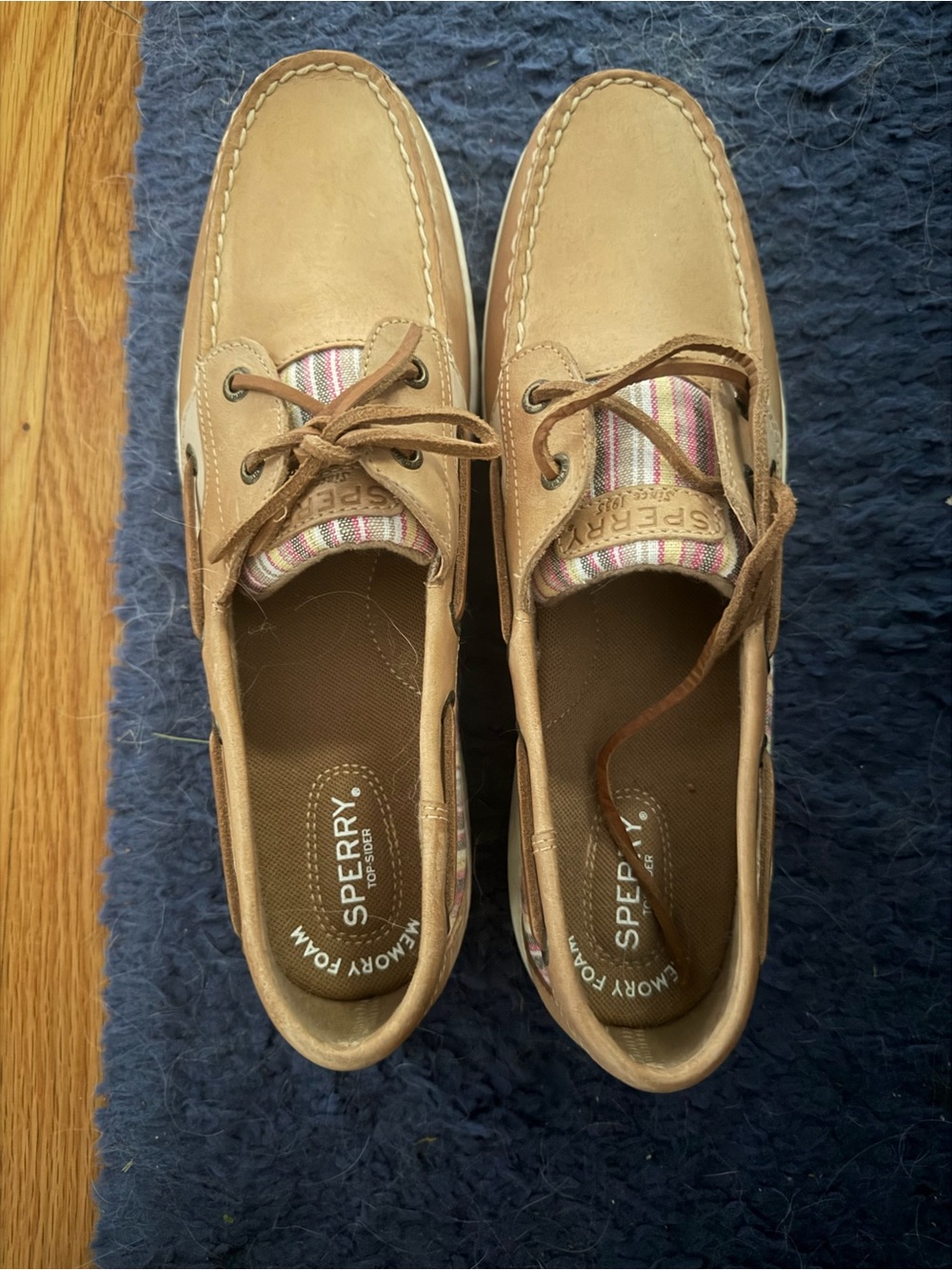 Sperry women’s Tan Leather Boat Shoes with Striped Fabric Tongue size 12